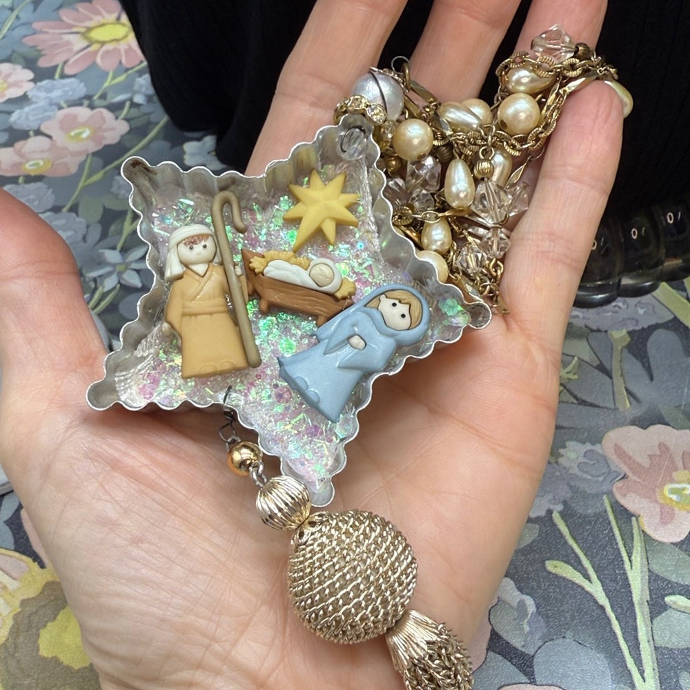 Adorned Crown Jewelry vintage star cookie cutter nativity necklace