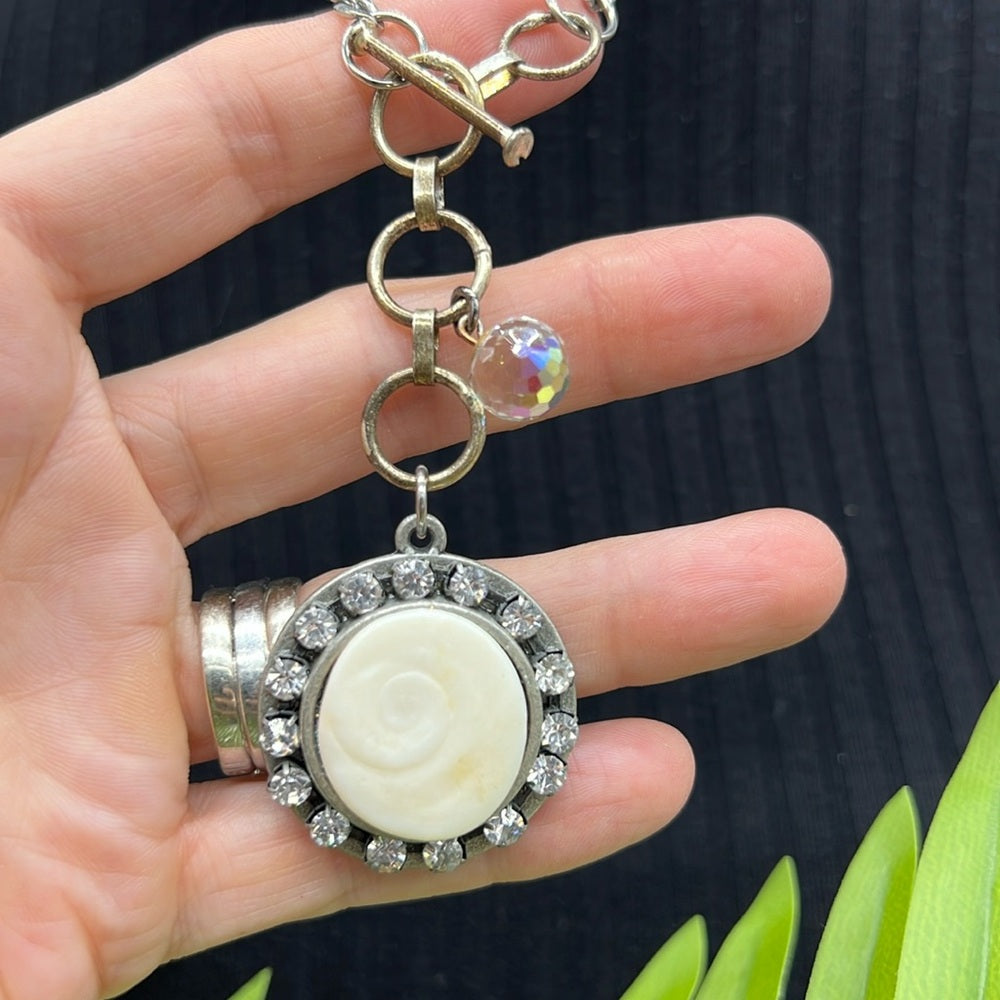 Adorned Crown Jewelry Beaches and Butterflies collection Shell disc necklace