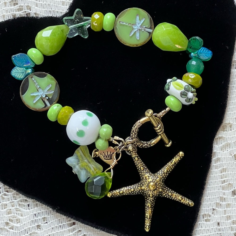 Adorned Crown Assemblage beaches & butterflies green starfish bracelet