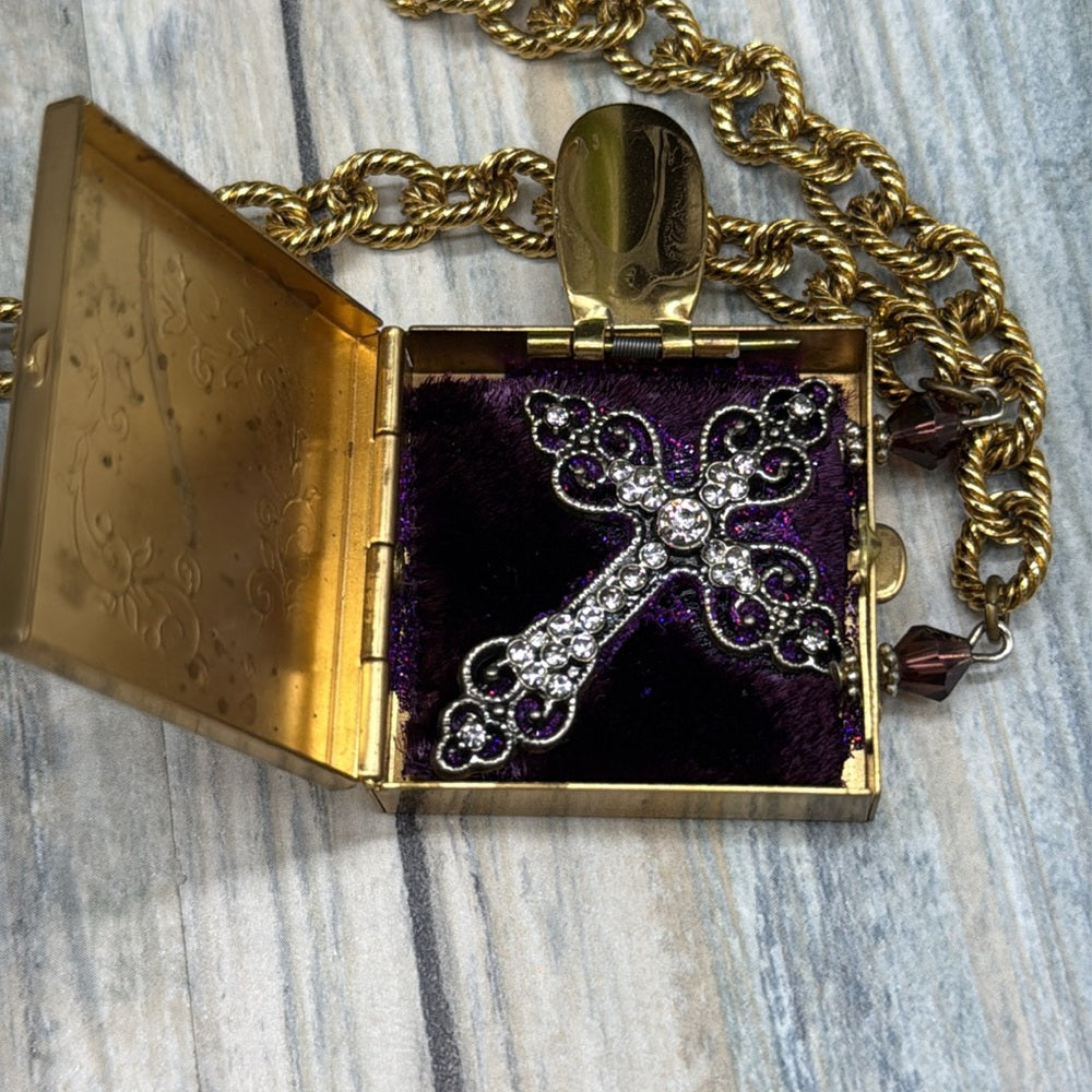 Adorned Crown Jewelry vintage case pendant amethyst cross enclosed necklace